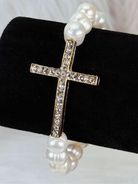 Goldtone Cross Faux Pearl Stretch Bracelet